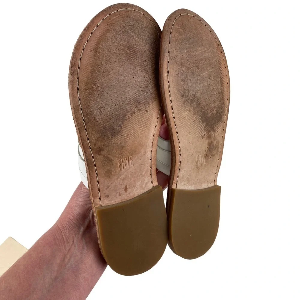 Frye Sandals White Leather Flats Slip On Thong Women’s Size 7.5